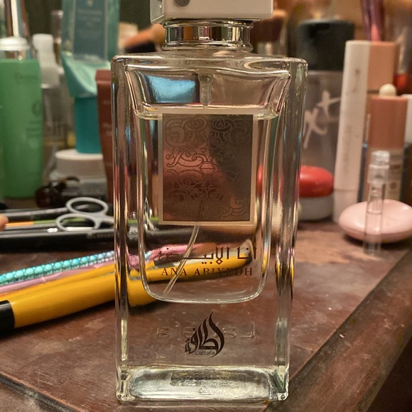 Lattafa Ana Abiyedh Eau de Parfum - Picture 10 of 11